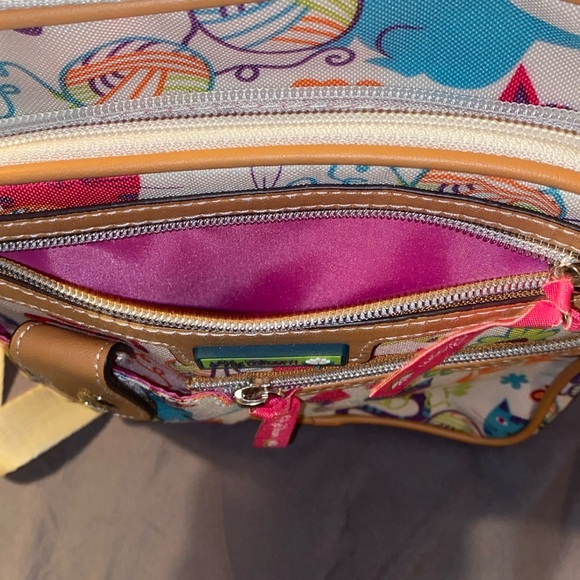 Lily Bloom cat and yarn with floral crossbody purse - Picture 4 of 5